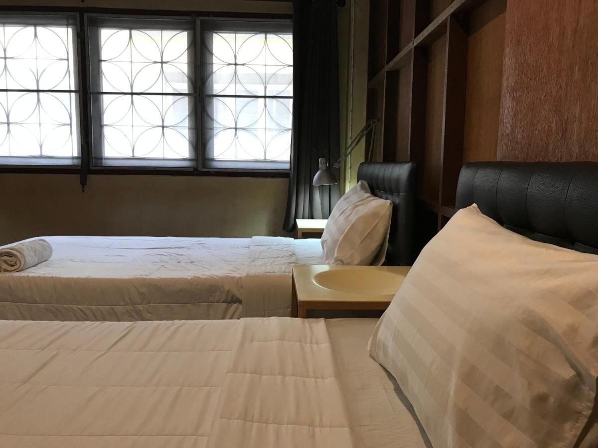 סוראט תאני Boundary Hostel And Cafe מראה חיצוני תמונה